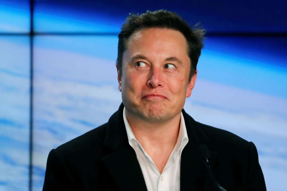 Tesla грозит суд из-за твитов Маска о продаже 10% акций